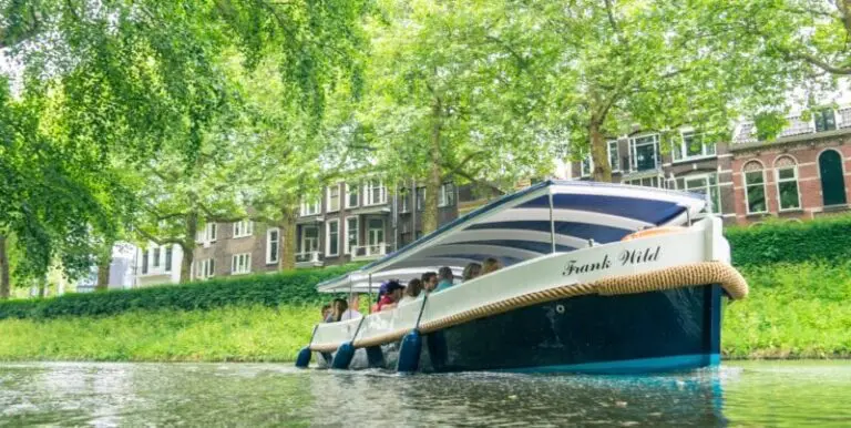 Walking & Floating Dinner