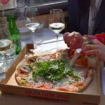 Thumbnail of http://Pizza%20op%20de%20Utrechtse%20grachten