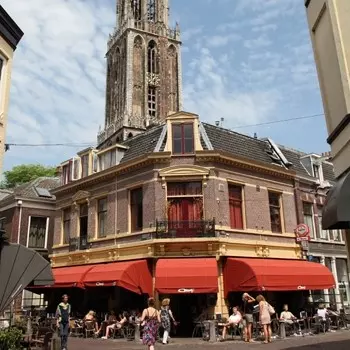 Café Orloff aan de kade