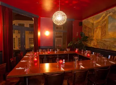 Café Orloff aan de kade