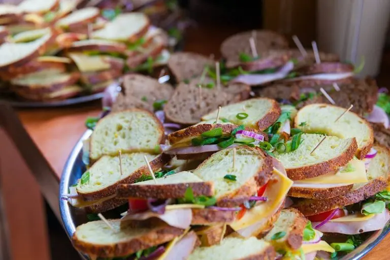 Walking & Floating Lunch