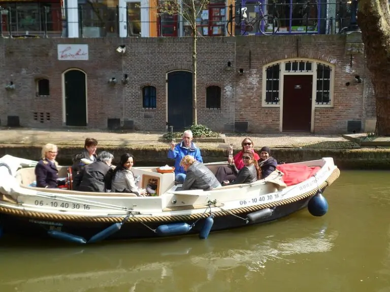 Walking & Floating Lunch