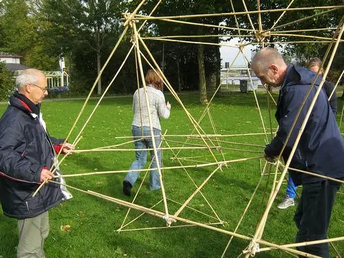 Teambuilding activiteiten in Houten, sportieve activiteit, bamboe workshop