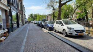 Geparkeerde auto's in Utrecht